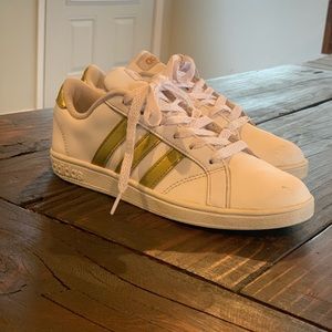 Kids adidas size 1